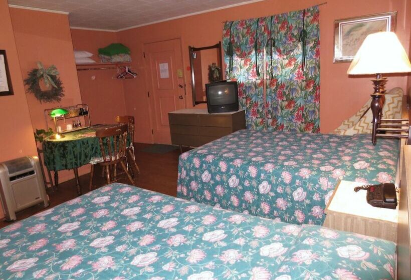 Номер Стандарт 2 Двуспальные Кровати, Four Seasons Motel
