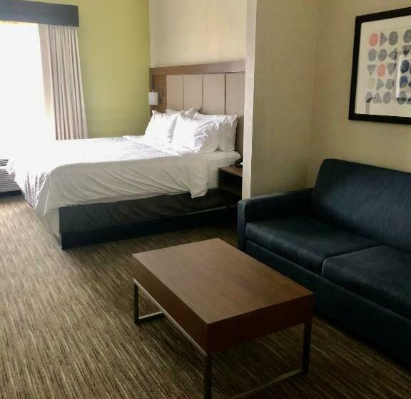 스위트 킹사이즈 침대, Holiday Inn Express & Suites Cedar Falls   Waterloo, An Ihg
