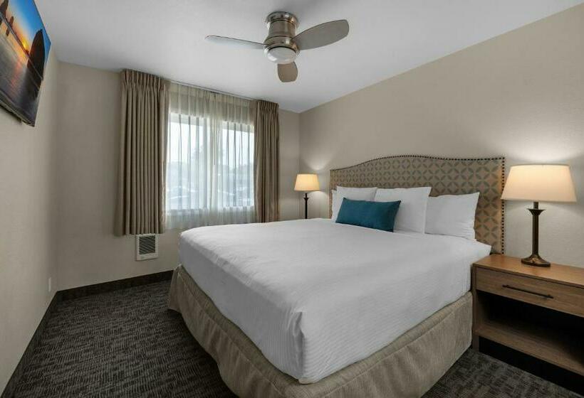 Люкс Вид на Море, Pelican Shores Inn