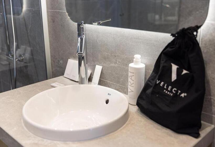 اتاق سوپریور با تخت بزرگ, Hôtel Kyriad Prestige Paris Asnieres