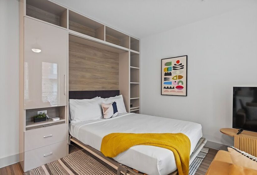 استودیوی استاندارد, Placemakr Downtown Austin
