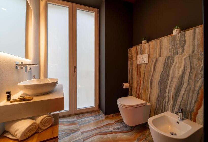Номер Стандарт с Гидромассажем, Cinquanta Sfumature Luxury Suites