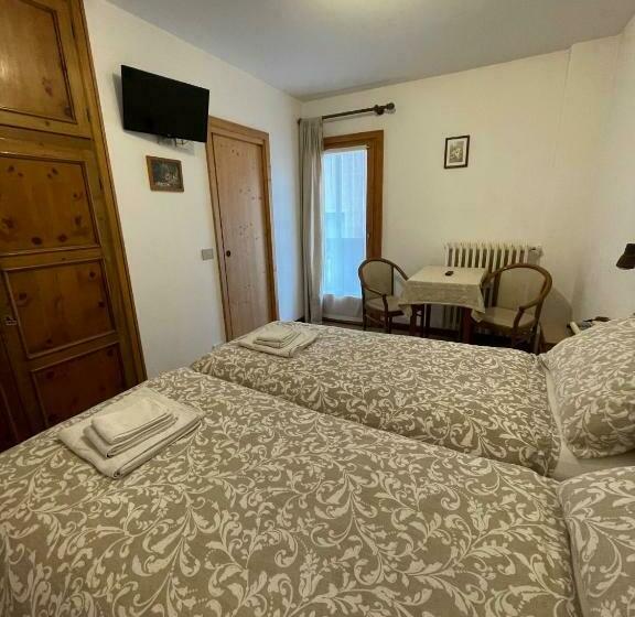 스탠다드 발코니 룸, Ambassador Rooms In Bormio, Solo Camera Senza Colazione