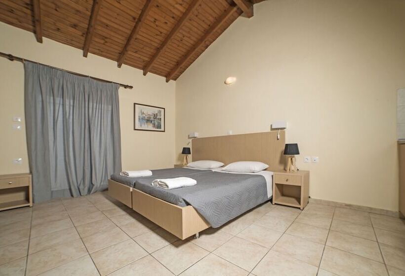 استودیوی استاندارد, Trabukos Beach Complex