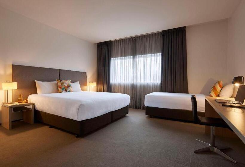 豪华三人间, Atura Dandenong