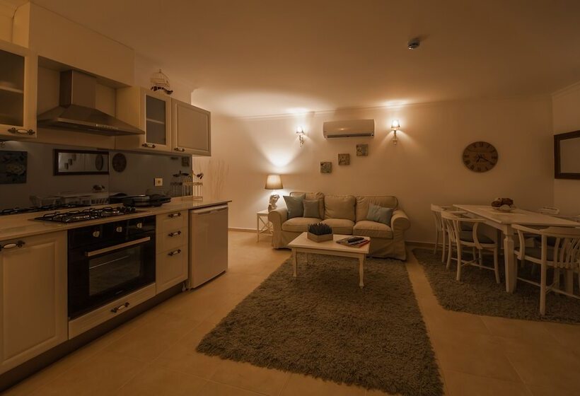 سوییت با چشم‌انداز دریا, 8 Oda Boutique Homes