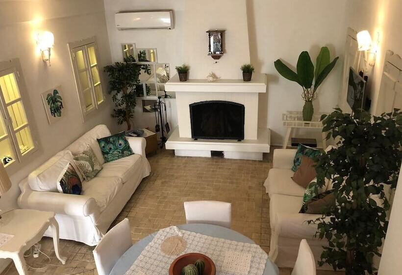 خانه 3 خوابه, 8 Oda Boutique Homes