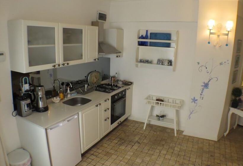 خانه 3 خوابه, 8 Oda Boutique Homes