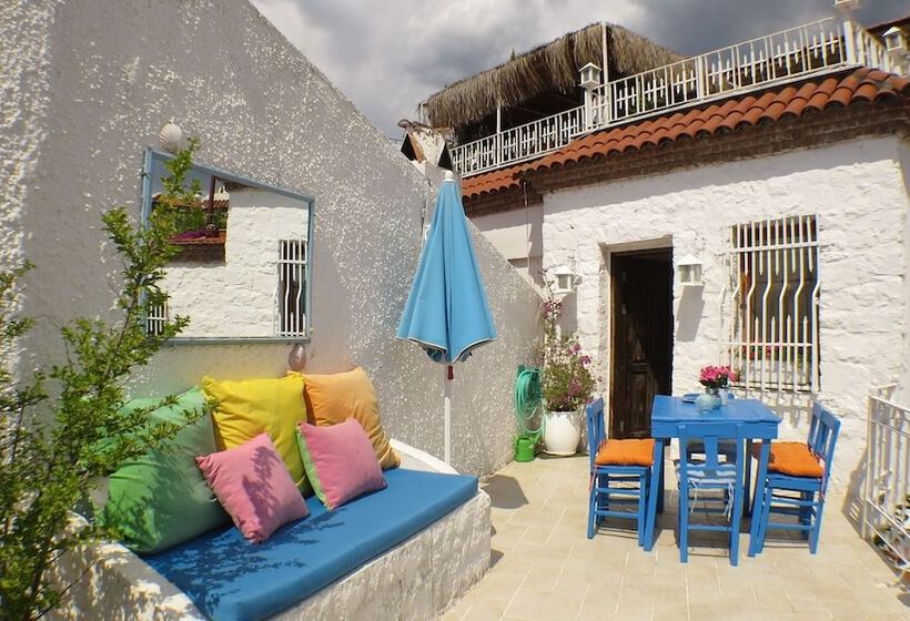 خانه 3 خوابه, 8 Oda Boutique Homes
