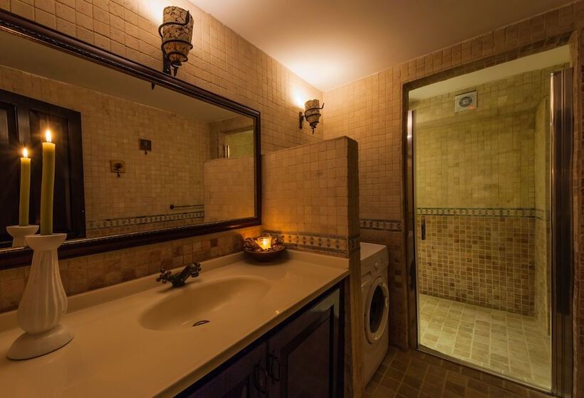 خانه 3 خوابه, 8 Oda Boutique Homes