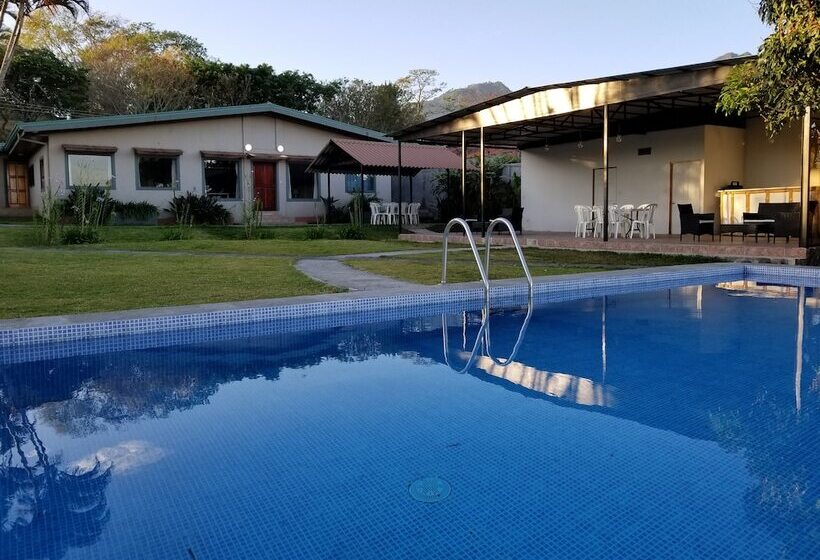 4间卧室的房子, Monte Campana Escazu