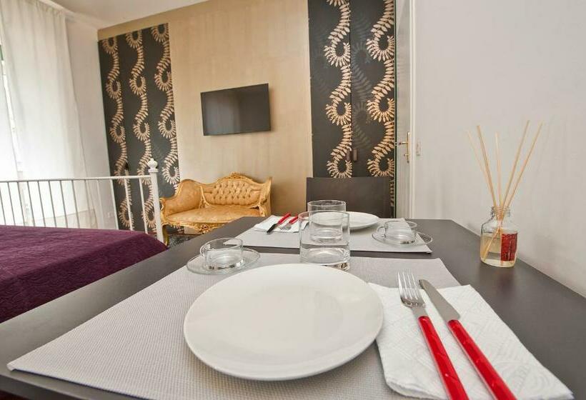 اتاق استاندارد با سرویس بهداشتی مشترک, Verona Maison