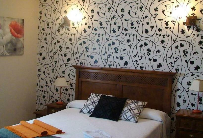 スタンダードルーム, Posada Las Tres Mentiras De Santillana Del Mar