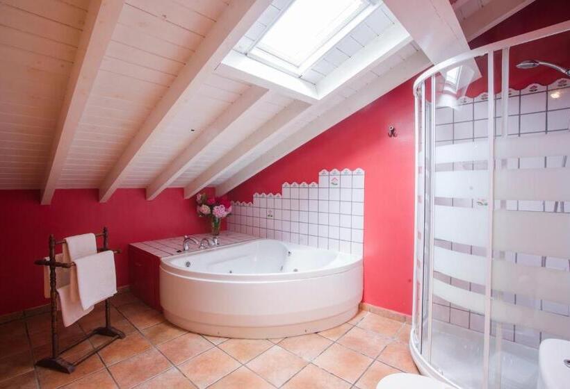 スタンダード４人部屋, Posada Las Tres Mentiras De Santillana Del Mar