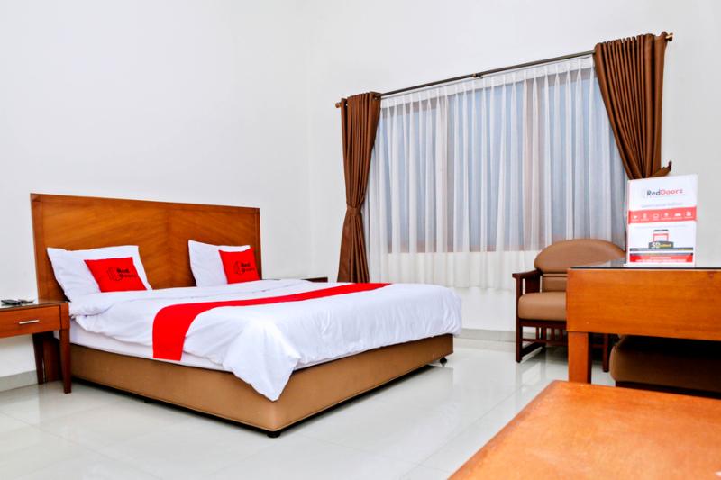 Номер Deluxe, Residences By Reddoorz Near Rumah Mode