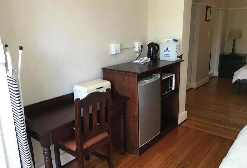 Номер Стандарт Трехместный, The Solomon Guest House