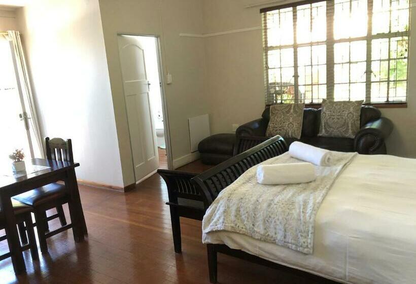اتاق استاندارد, The Solomon Guest House