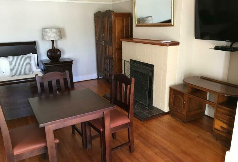 اتاق استاندارد, The Solomon Guest House