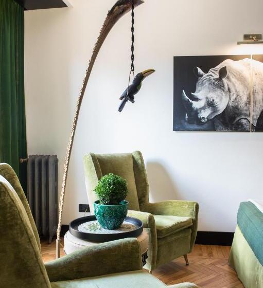 اتاق لوکس با بالکن, Velona's Jungle Luxury Suites