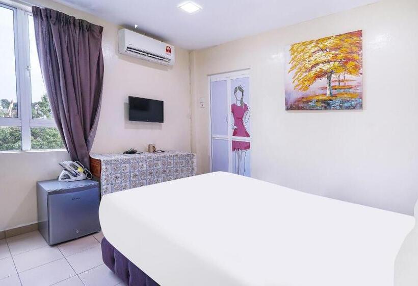 اتاق خانوادگی, New Station Hotel Klang
