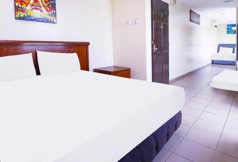 اتاق خانوادگی, New Station Hotel Klang