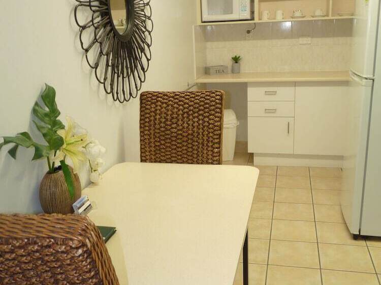Студия Стандарт, Sunseeker Motel