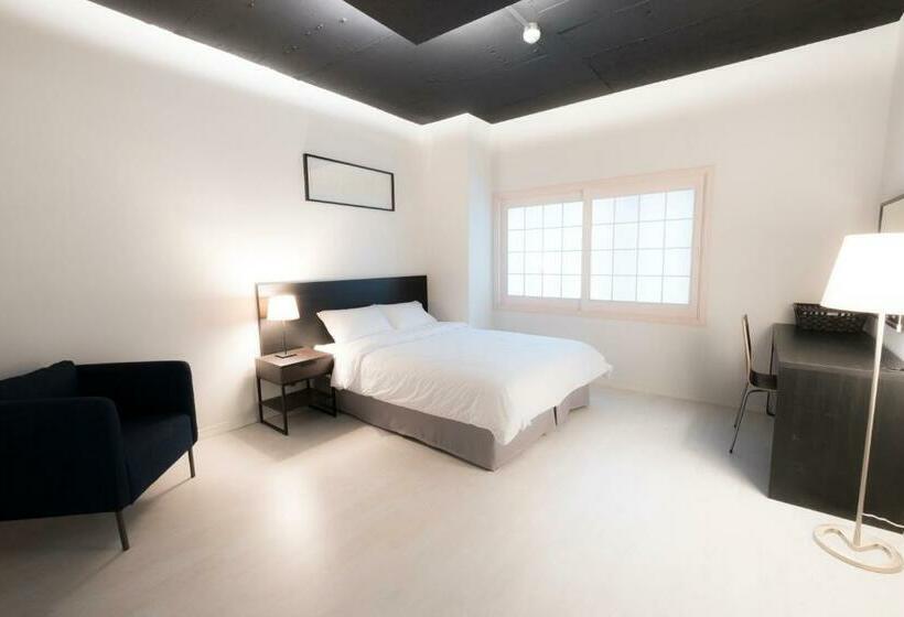 Номер Deluxe, Canvas Hostel
