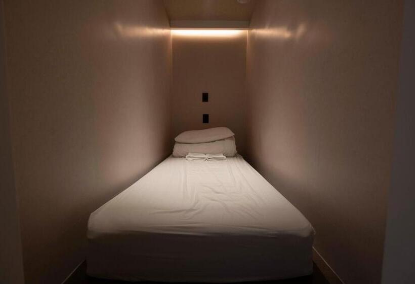 Кровать в Общей Комнате, Canvas Hostel
