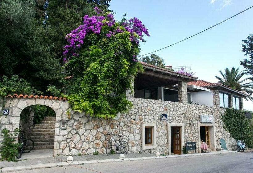 1 Bedroom Apartment with Terrace Sea View, Apartments Villa Mirjana