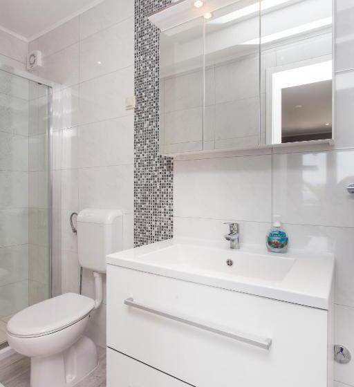 1 Bedroom Apartment with Terrace Sea View, Apartments Villa Mirjana