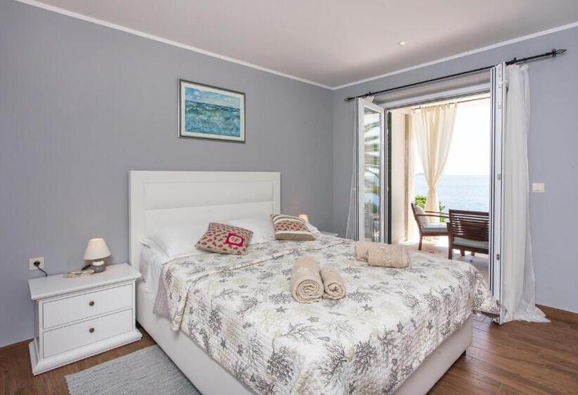 1 Bedroom Apartment with Terrace Sea View, Apartments Villa Mirjana