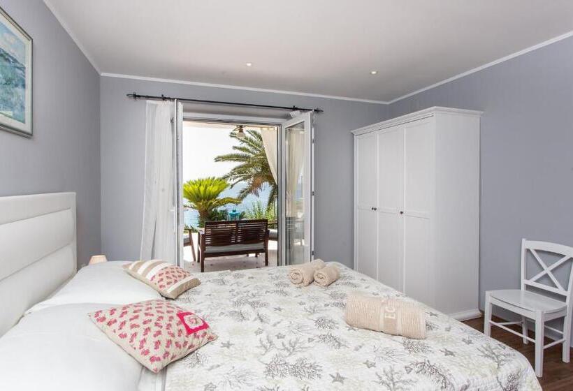 1 Bedroom Apartment with Terrace Sea View, Apartments Villa Mirjana