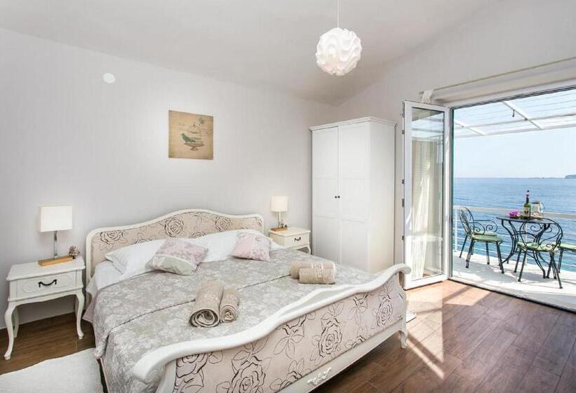 آپارتمان 2 خوابه با چشم‌انداز دریا, Apartments Villa Mirjana