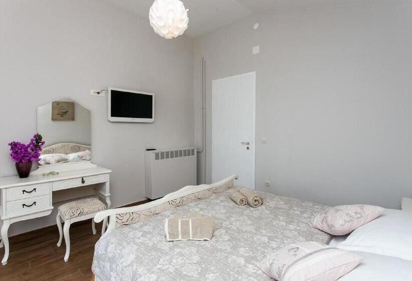 آپارتمان 2 خوابه با چشم‌انداز دریا, Apartments Villa Mirjana