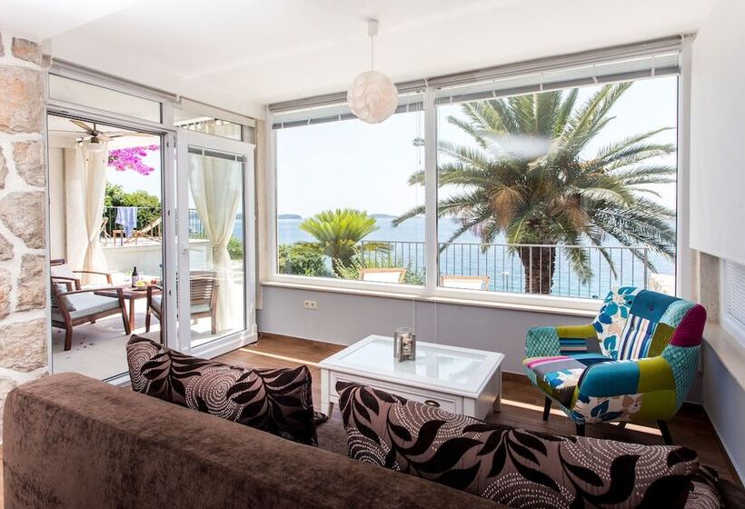 1 Bedroom Apartment with Terrace Sea View, Apartments Villa Mirjana