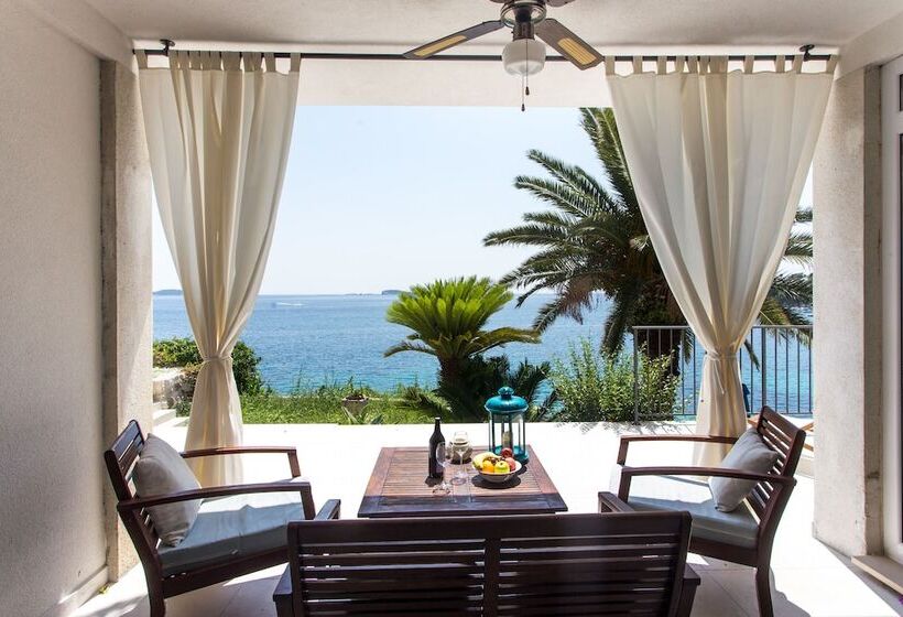 1 Bedroom Apartment with Terrace Sea View, Apartments Villa Mirjana
