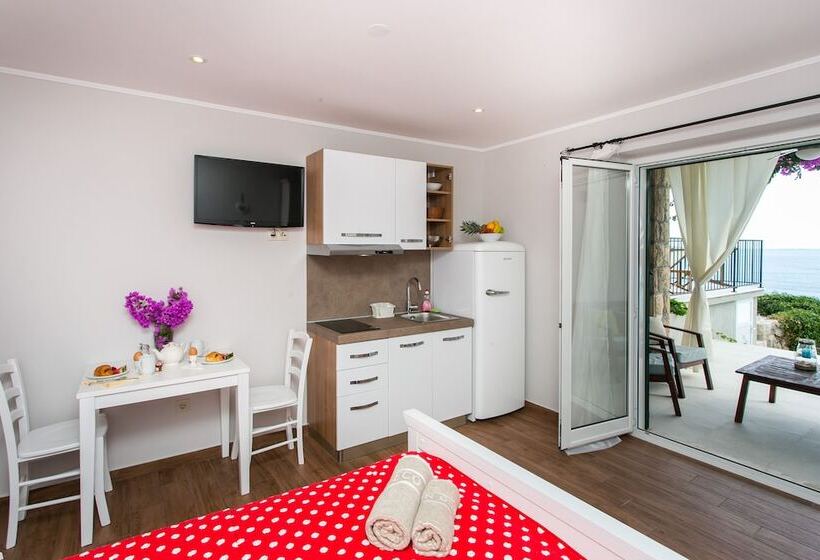 استودیوی استاندارد با چشم‌انداز دریا, Apartments Villa Mirjana