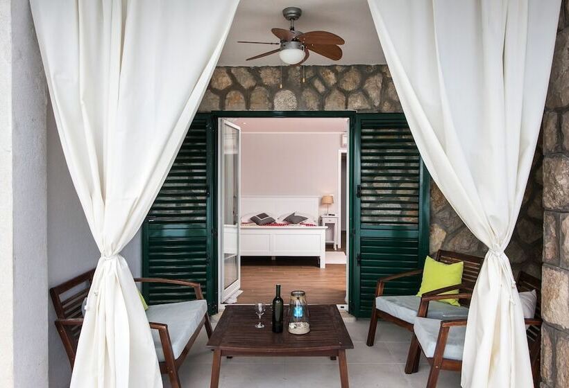 استودیوی استاندارد با چشم‌انداز دریا, Apartments Villa Mirjana