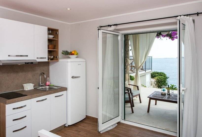 استودیوی استاندارد با چشم‌انداز دریا, Apartments Villa Mirjana