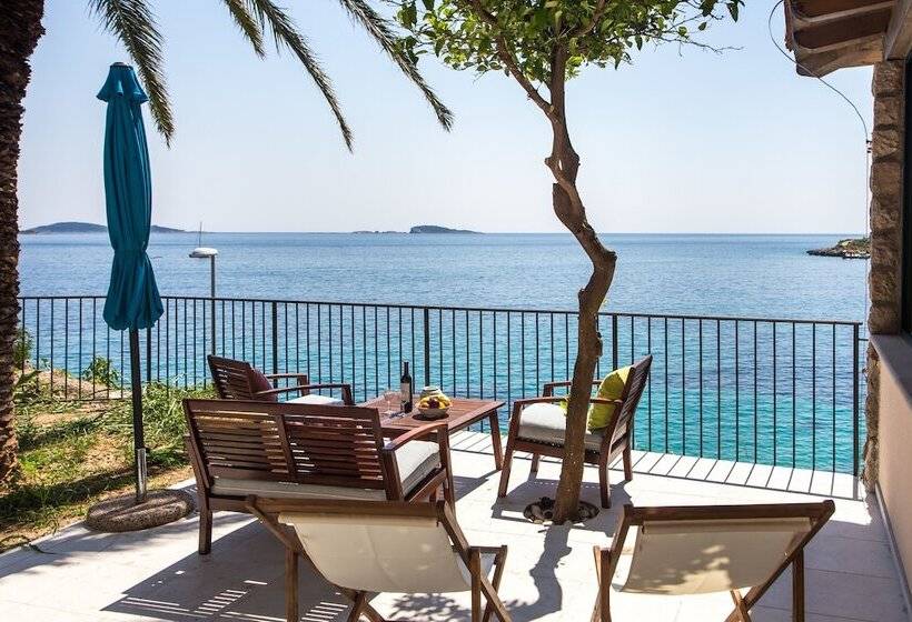 1 Bedroom Apartment with Terrace Sea View, Apartments Villa Mirjana