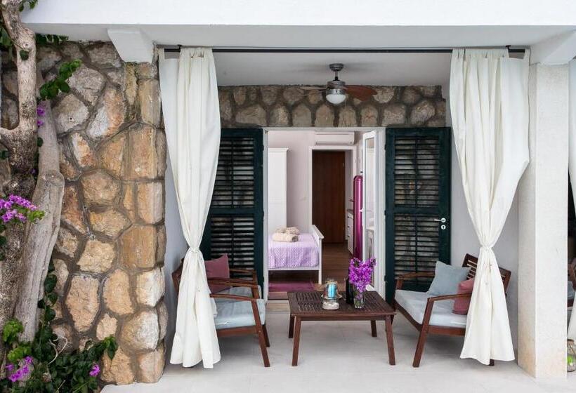 استودیوی استاندارد با چشم‌انداز دریا, Apartments Villa Mirjana