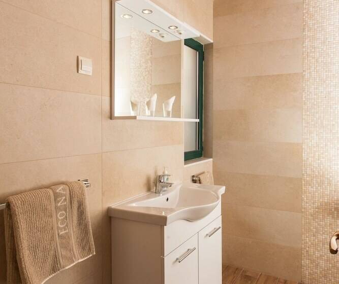 1 Bedroom Apartment with Terrace Sea View, Apartments Villa Mirjana