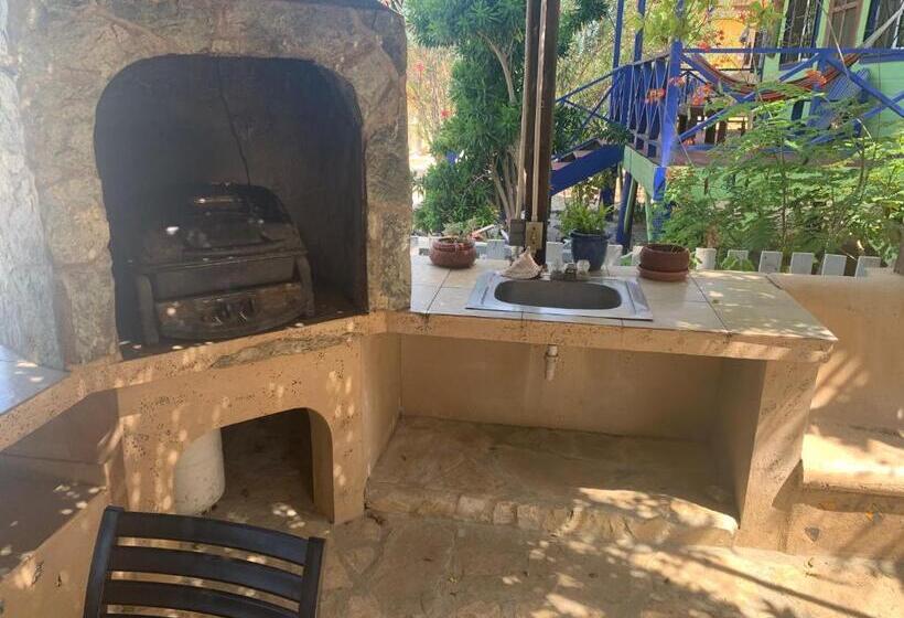 Номер Стандарт, All Seasons Belize