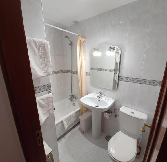 Quarto Estandar Individual, Hostal Giadás