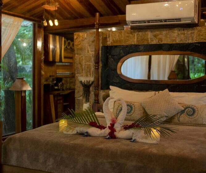 Бунгало Стандарт, Ocho Artisan Bungalows