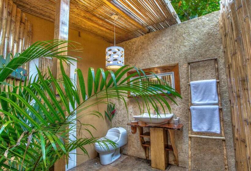 Вилла 2 Спальни Вид на Море, Ocho Artisan Bungalows