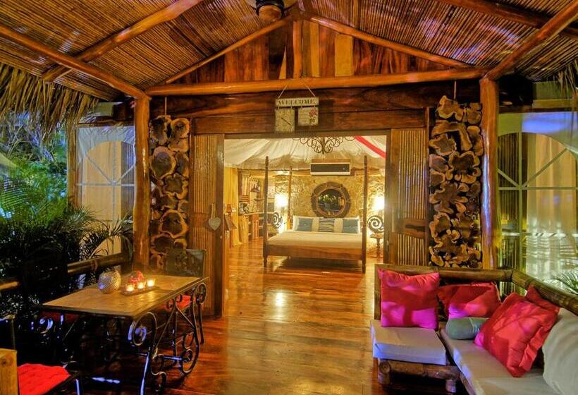 Бунгало Стандарт, Ocho Artisan Bungalows