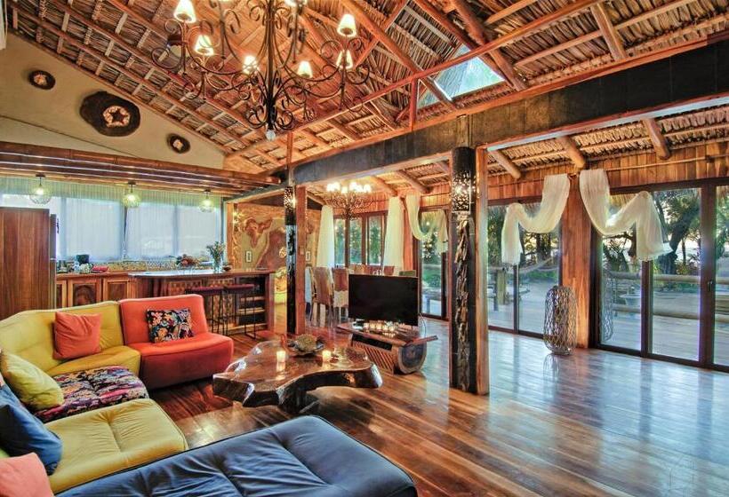 Вилла 3 Спальни, Ocho Artisan Bungalows