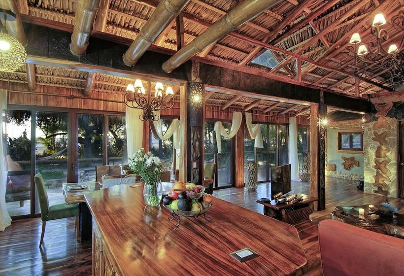 Вилла 3 Спальни, Ocho Artisan Bungalows