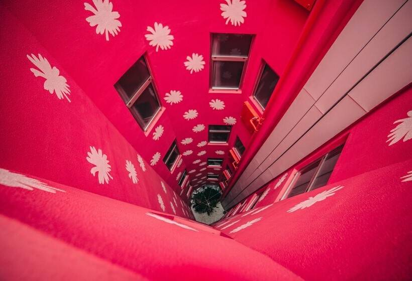 インサイドのスタンダードスタジオ, Mannix Urban Apartments
